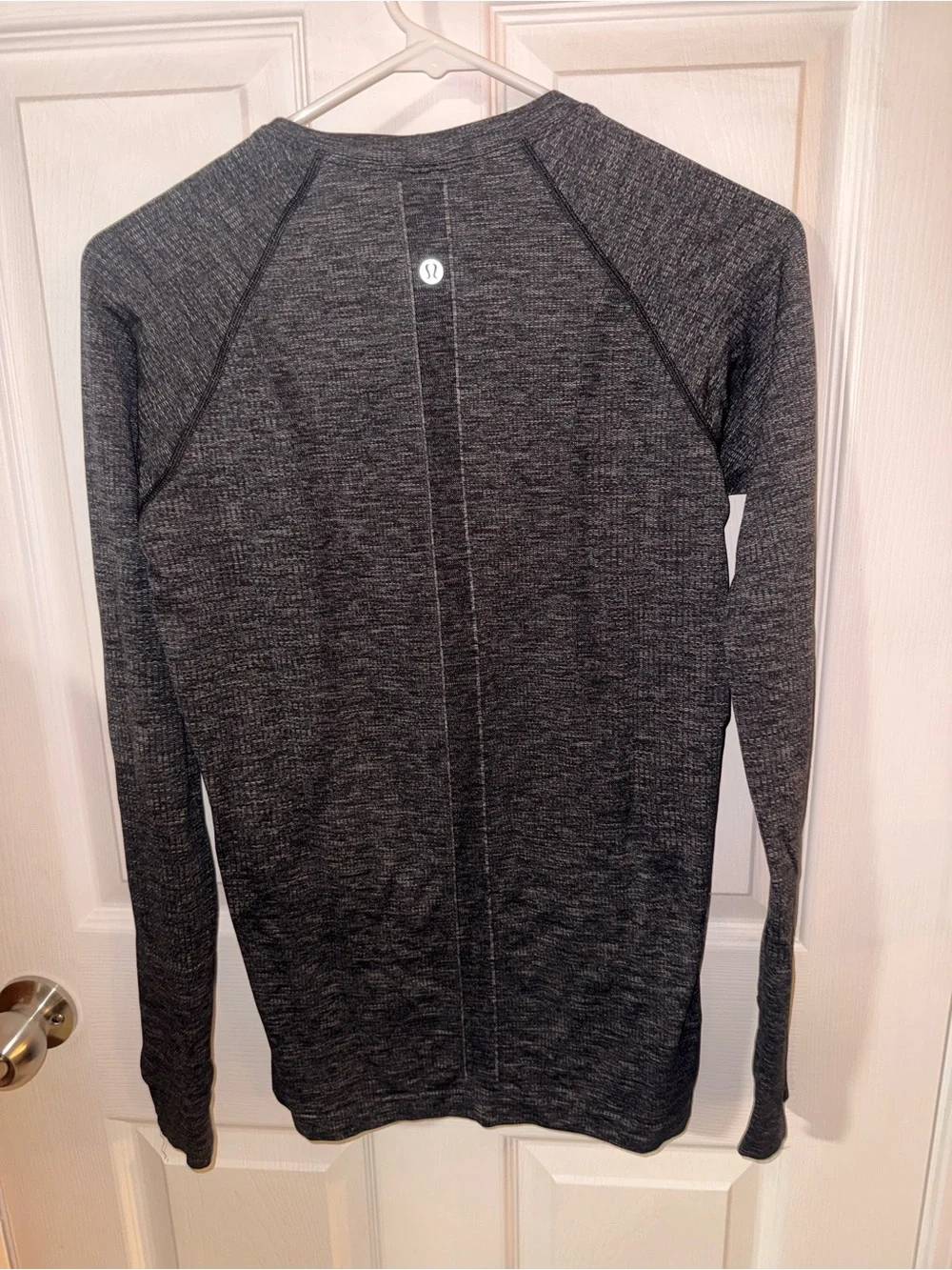 lululemon long sleeve athletic shirt - gray - size 8